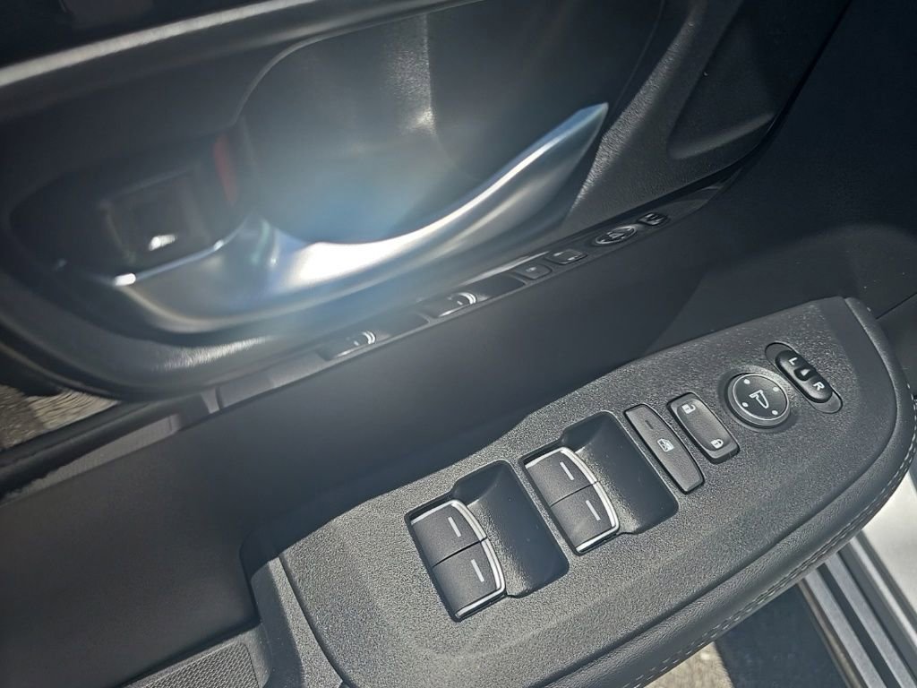 Used 2025 Acura ADX FWD image 13