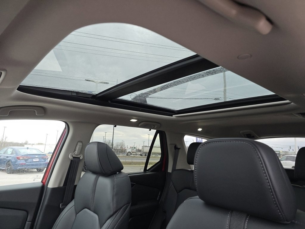 New 2025 Honda Pilot Touring image 4