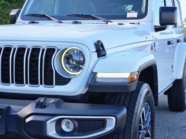 Used 2025 Jeep Wrangler Sahara image 9