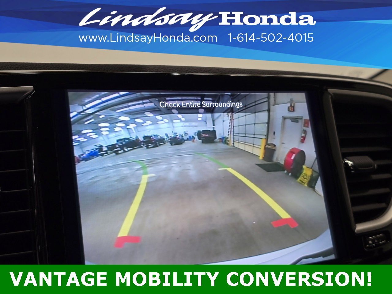 Used 2022 Chrysler Voyager LX image 16