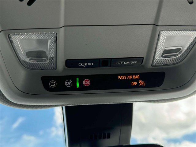 Used 2022 GMC Terrain SLE w/ Elevation Edition image 32