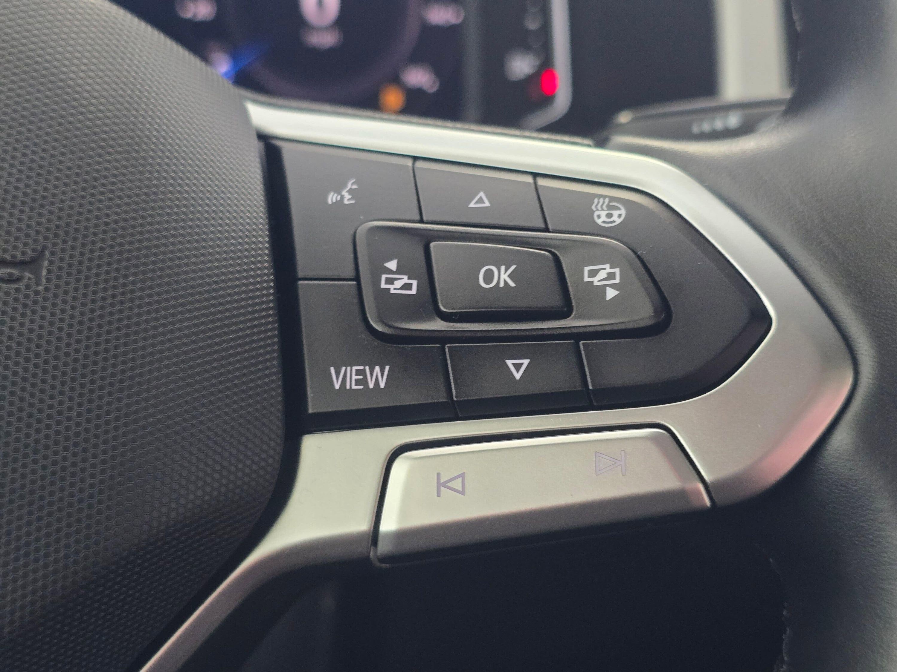 Used 2020 Volkswagen Atlas Cross Sport SEL image 45