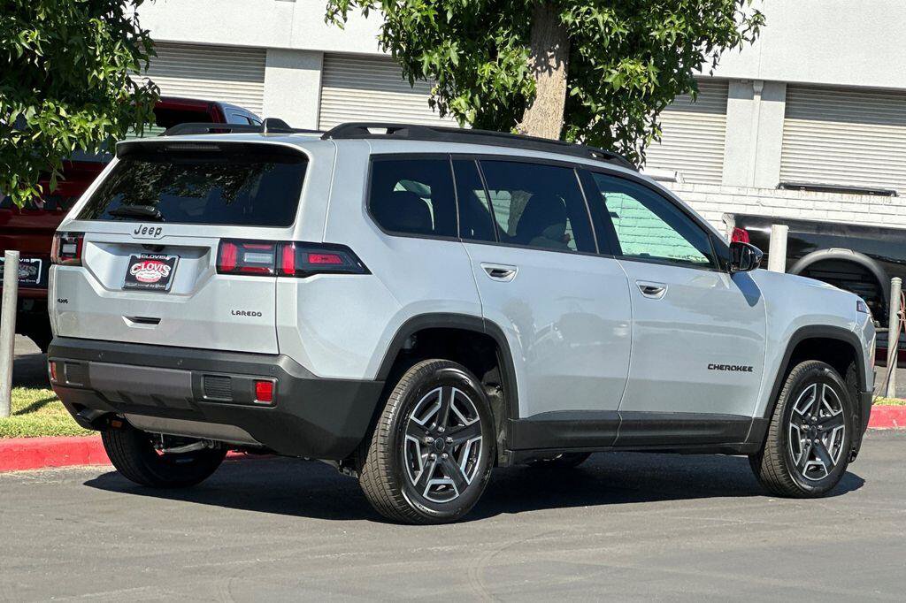 New 2026 Jeep Cherokee Laredo AWD/4WD image 4