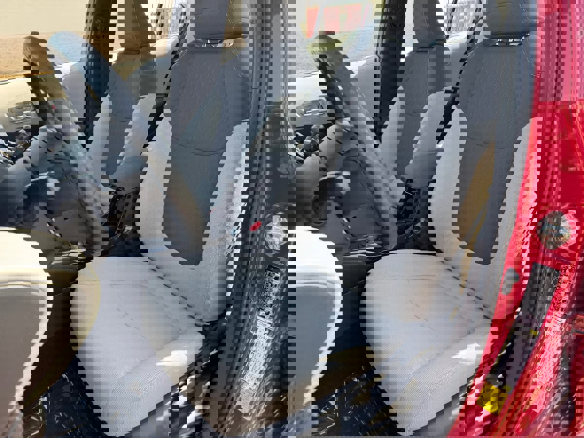 Used 2021 Toyota Corolla LE image 17