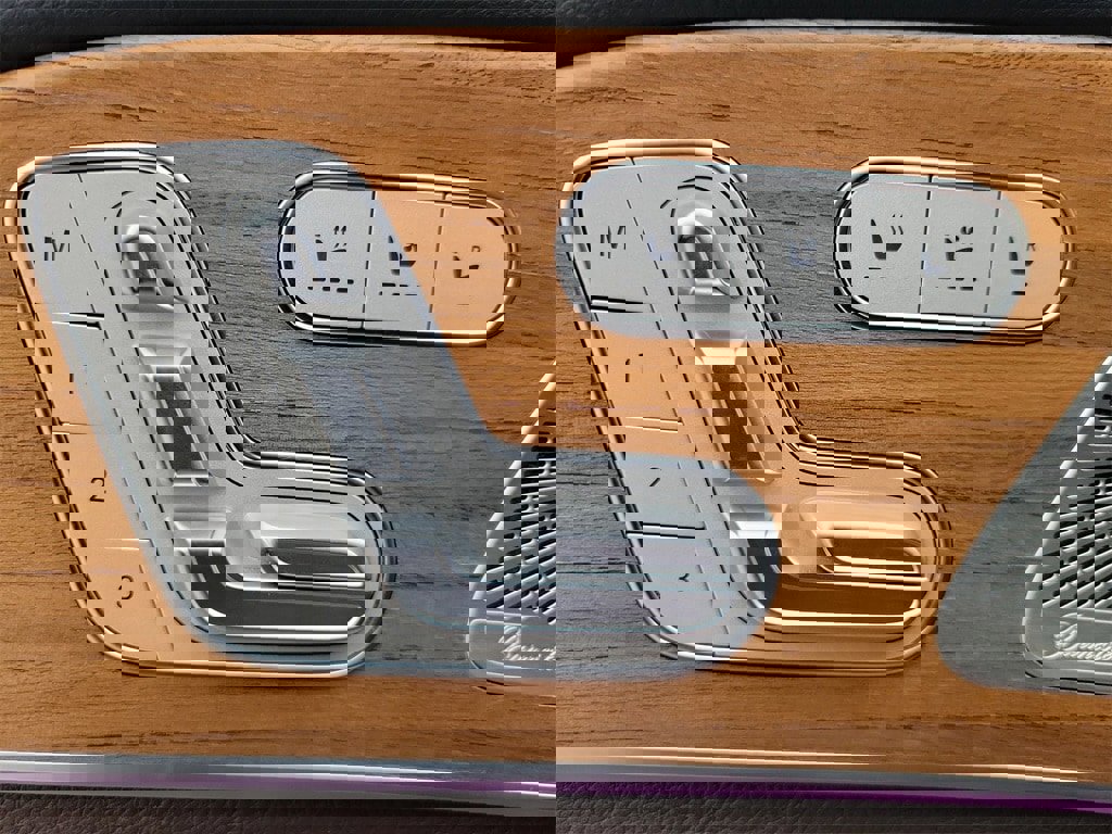 Used 2022 Mercedes-Benz GLE 350 4MATIC w/ Premium Package image 17