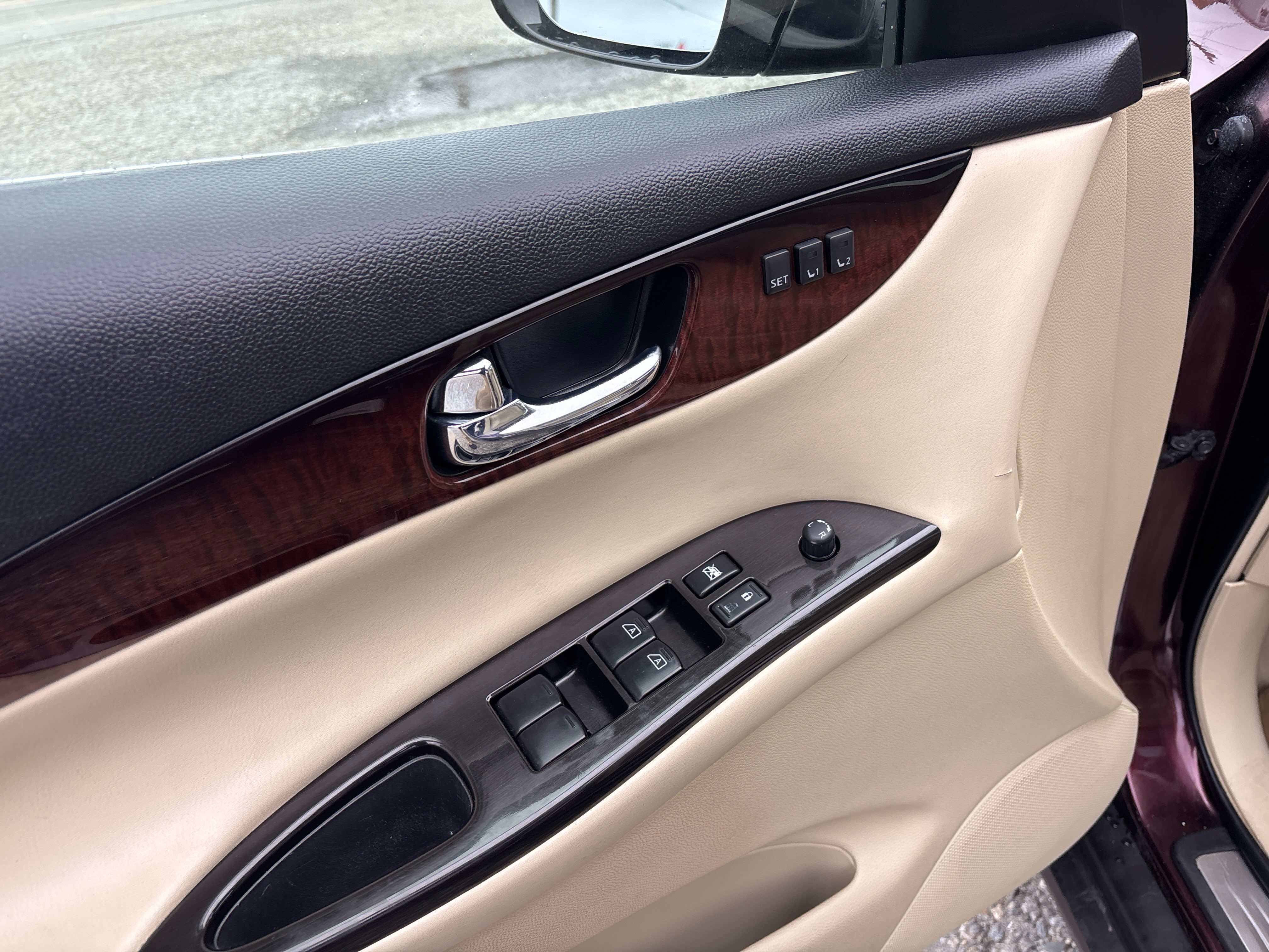 Used 2017 INFINITI QX50 AWD w/ Premium Plus Package image 11