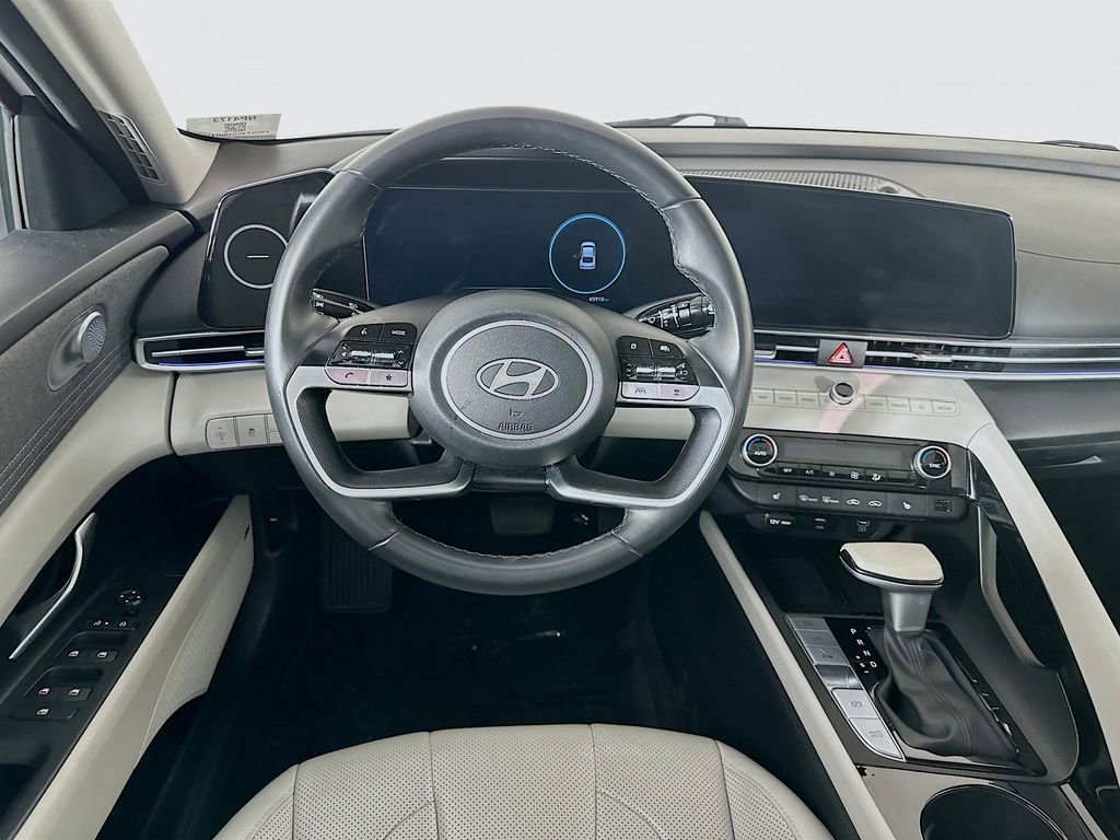 Used 2024 Hyundai Elantra Limited image 31