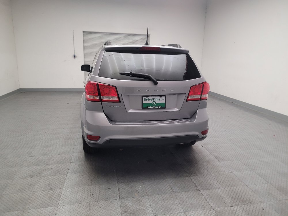 Used 2019 Dodge Journey SE w/ Connectivity Group FWD image 6
