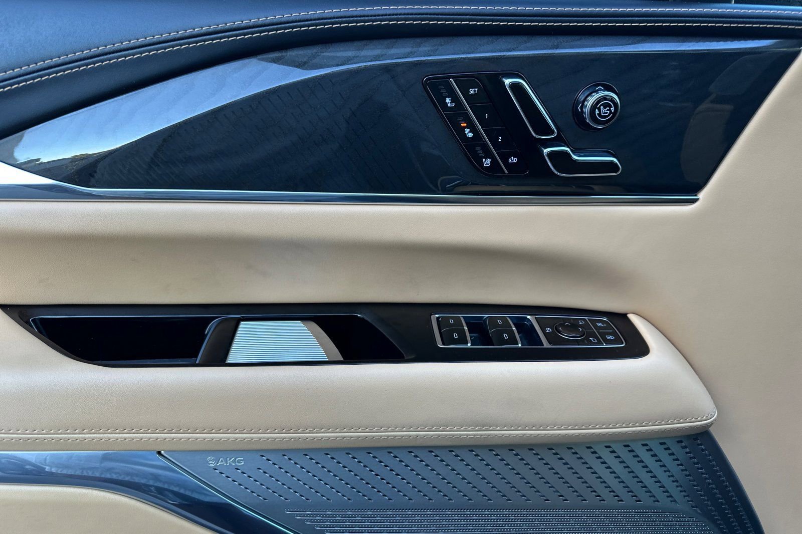 Used 2025 Cadillac Escalade IQ Sport 2 image 11