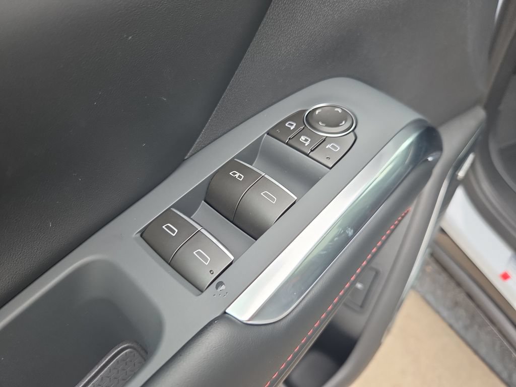 New 2027 Chevrolet Traverse RS w/ LPO, Floor Liner Package AWD/4WD image 27