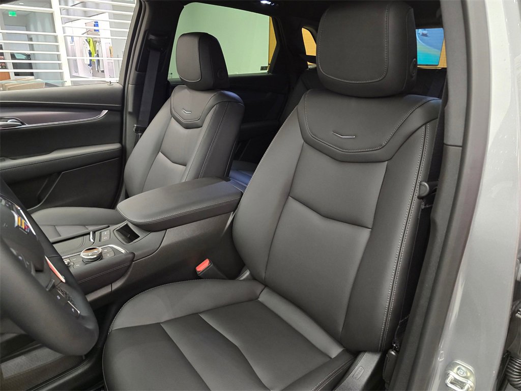 New 2025 Cadillac XT5 Luxury image 21