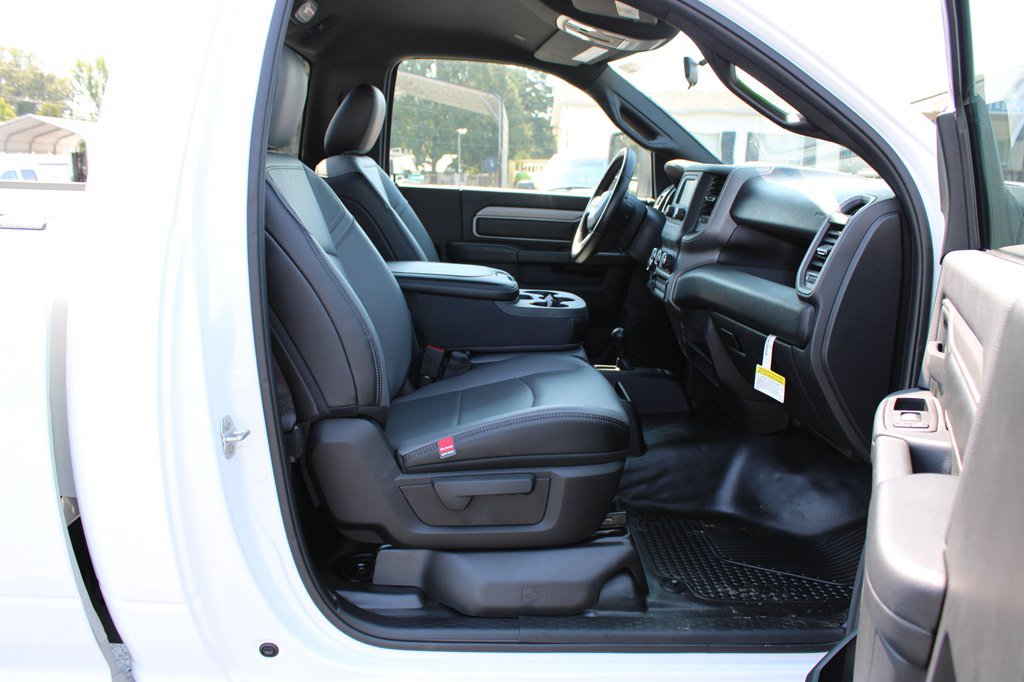 Used 2024 RAM 2500 Tradesman w/ Chrome Appearance Group AWD/4WD image 15