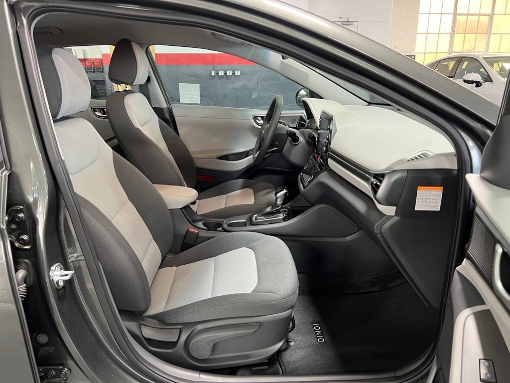 Used 2020 Hyundai Ioniq Blue FWD image 19