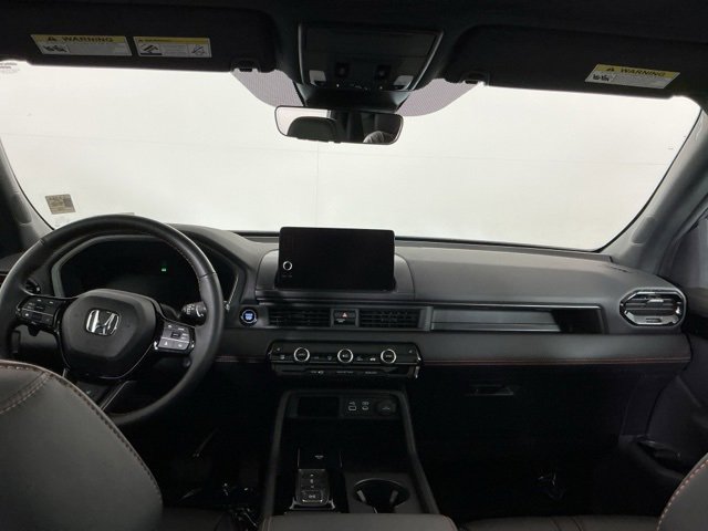 Used 2025 Honda Pilot TrailSport image 24