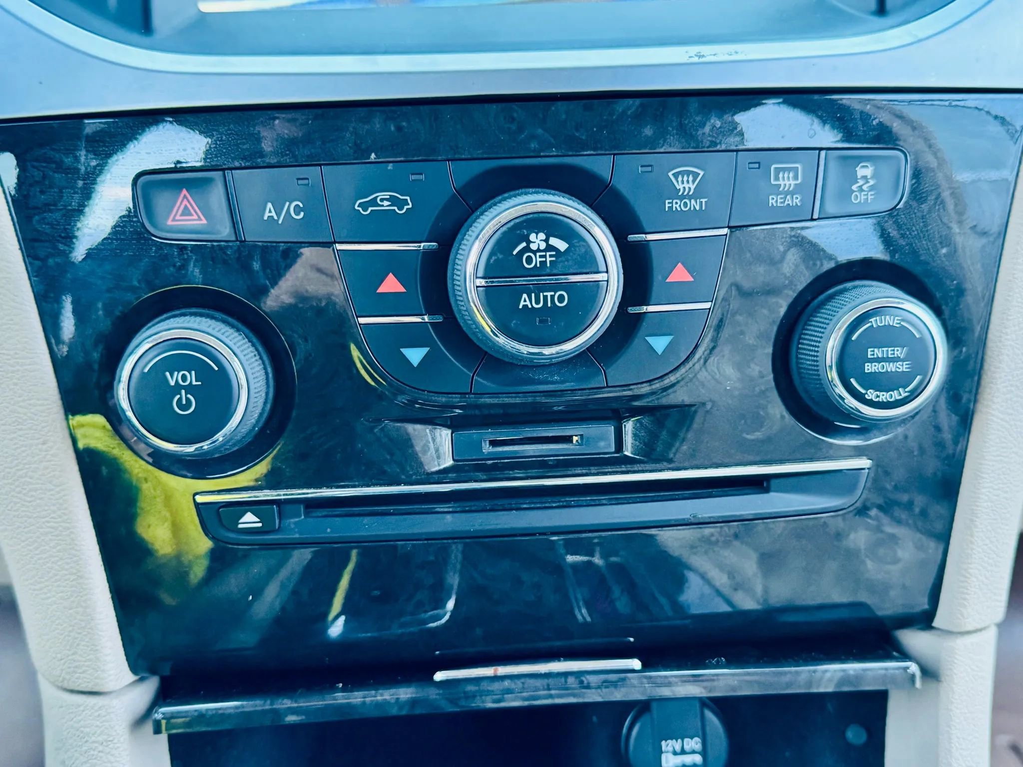 Used 2012 Chrysler 300 Limited image 34