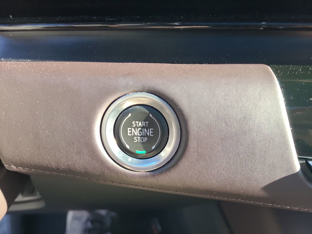 Used 2022 Cadillac Escalade ESV Premium Luxury Platinum w/ LPO, Radiant Package AWD/4WD image 24