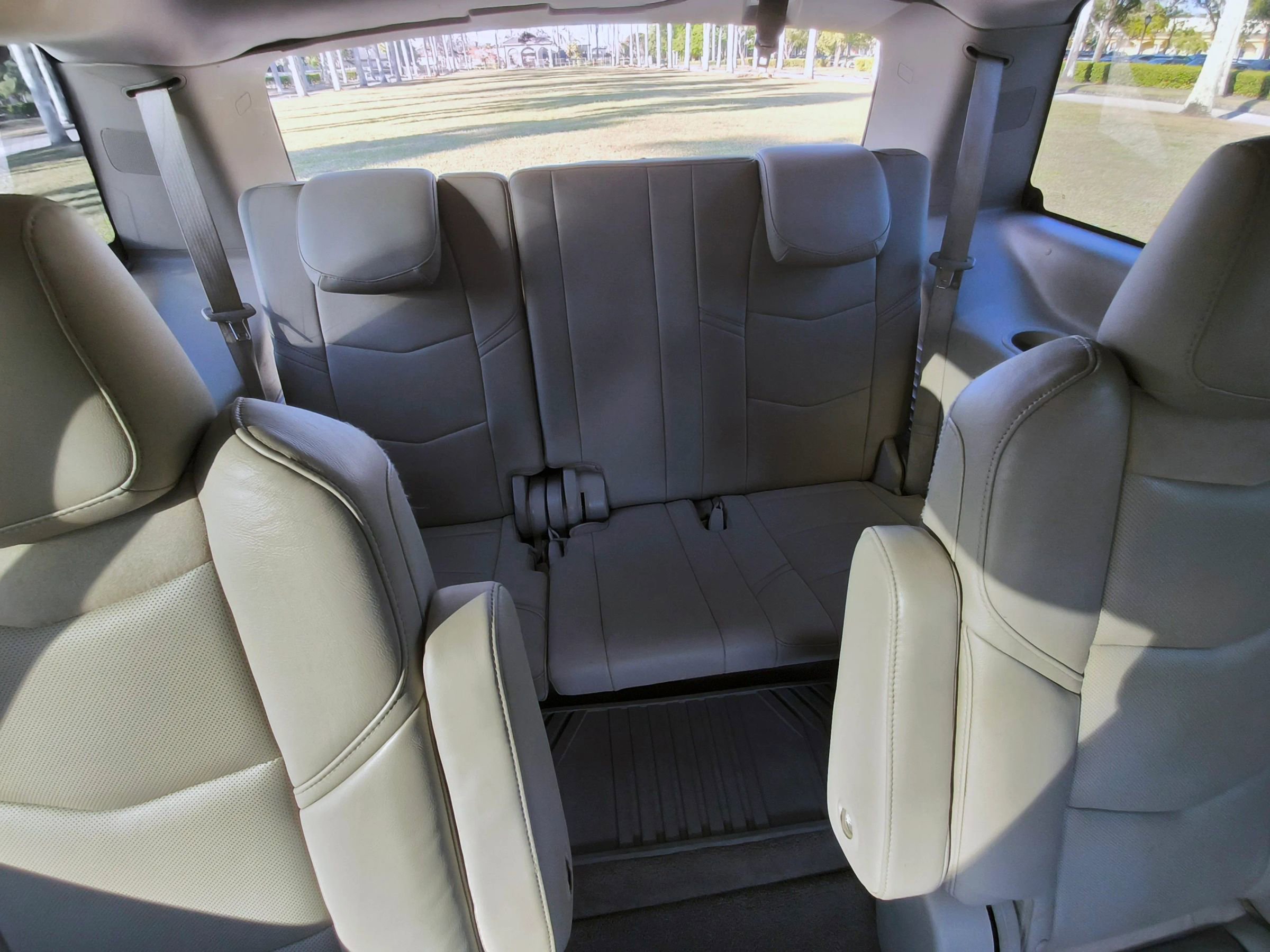 Used 2016 Cadillac Escalade Luxury image 55