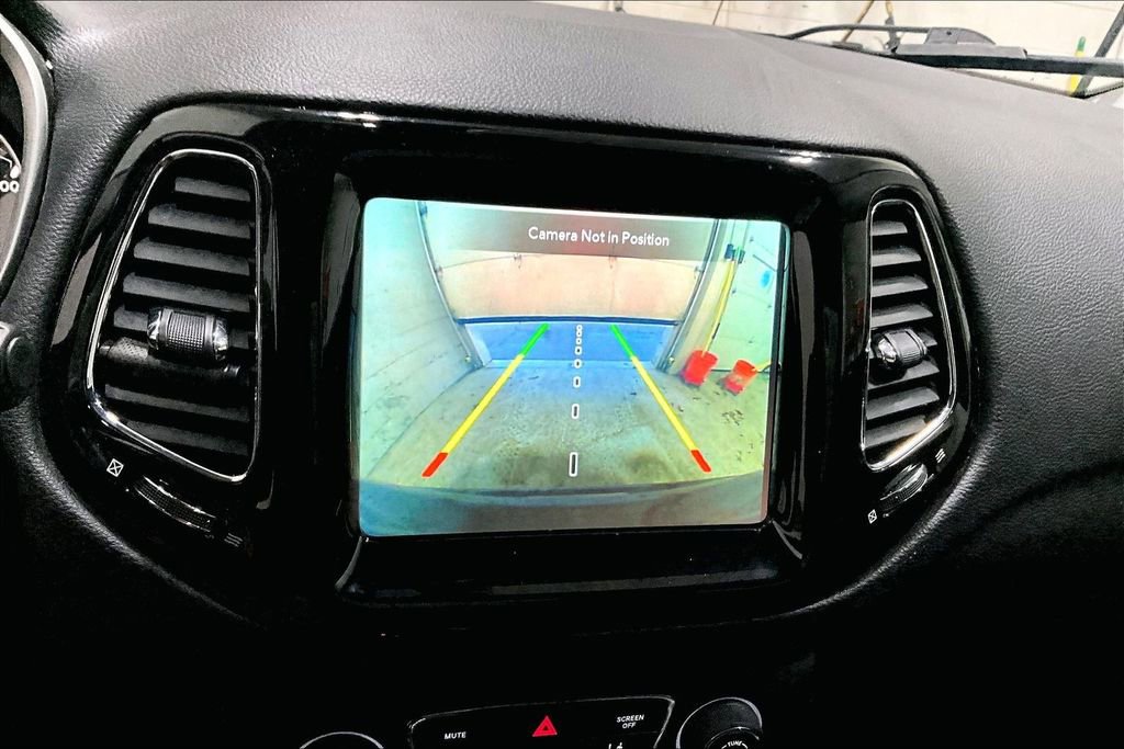 Used 2018 Jeep Compass Limited w/ Navigation Group image 14