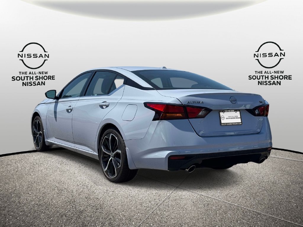 Certified 2025 Nissan Altima 2.5 SR w/ SR Premium Package FWD image 7