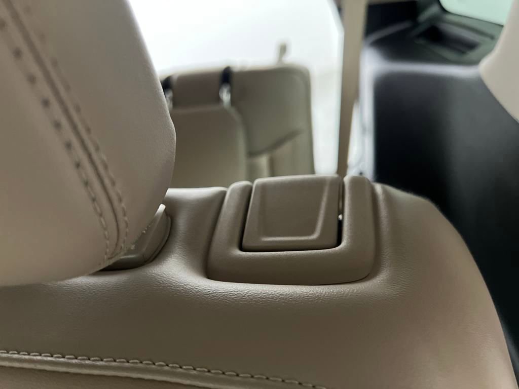 Used 2024 Ford Explorer XLT w/ Equipment Group 202A image 15