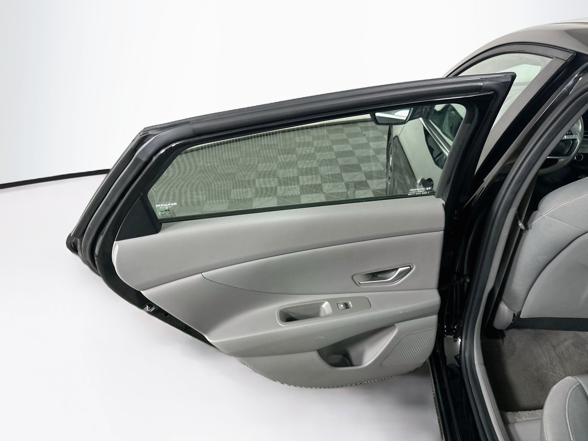 Used 2025 Hyundai Elantra SEL FWD image 27