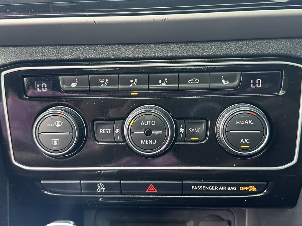Used 2023 Volkswagen Atlas SEL R-Line AWD/4WD image 30