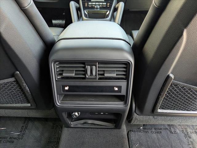 Used 2024 Porsche Cayenne image 20