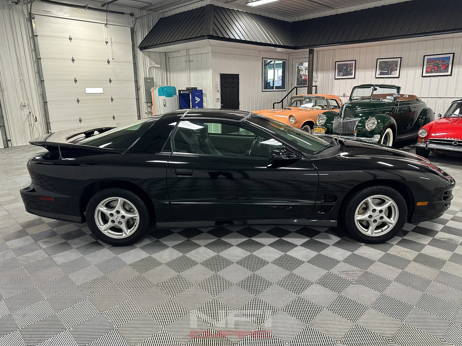 Used 1999 Pontiac Firebird Formula w/ Security Pkg RWD image 7