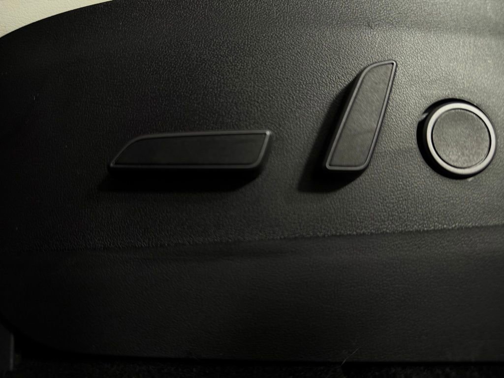 Used 2023 Tesla Model Y Long Range image 23