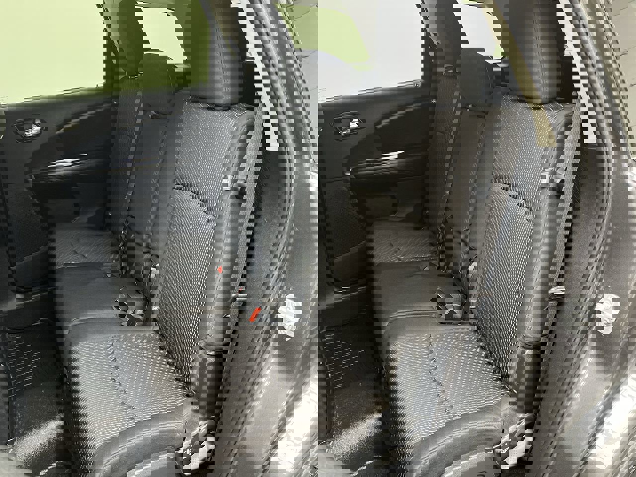 Used 2014 Dodge Journey SXT w/ Flexible Seating Group image 10