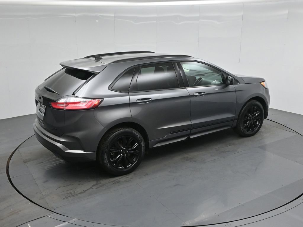 Certified 2022 Ford Edge SE w/ Black Appearance Package image 41