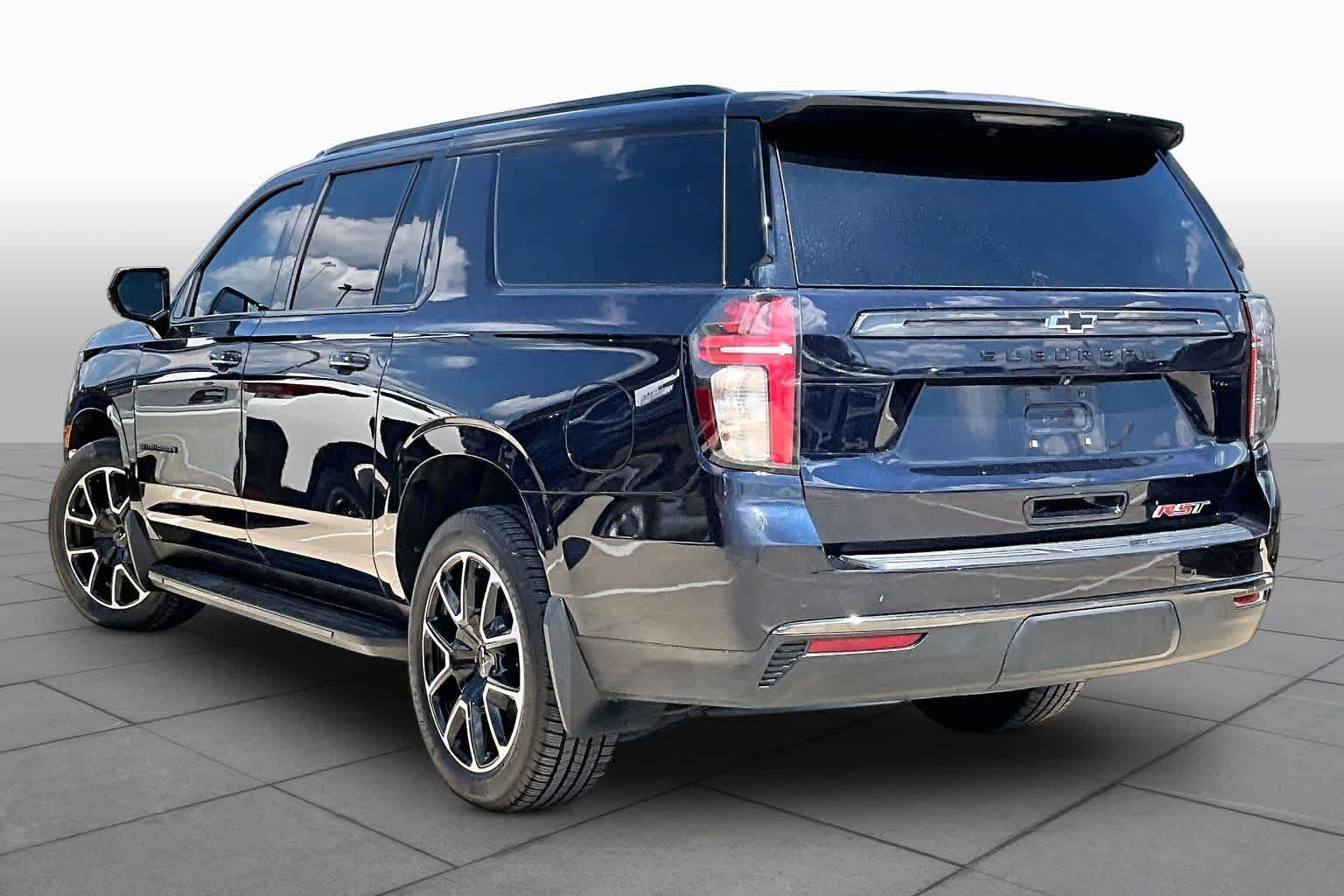 Used 2021 Chevrolet Suburban RST w/ Luxury Package AWD/4WD image 11
