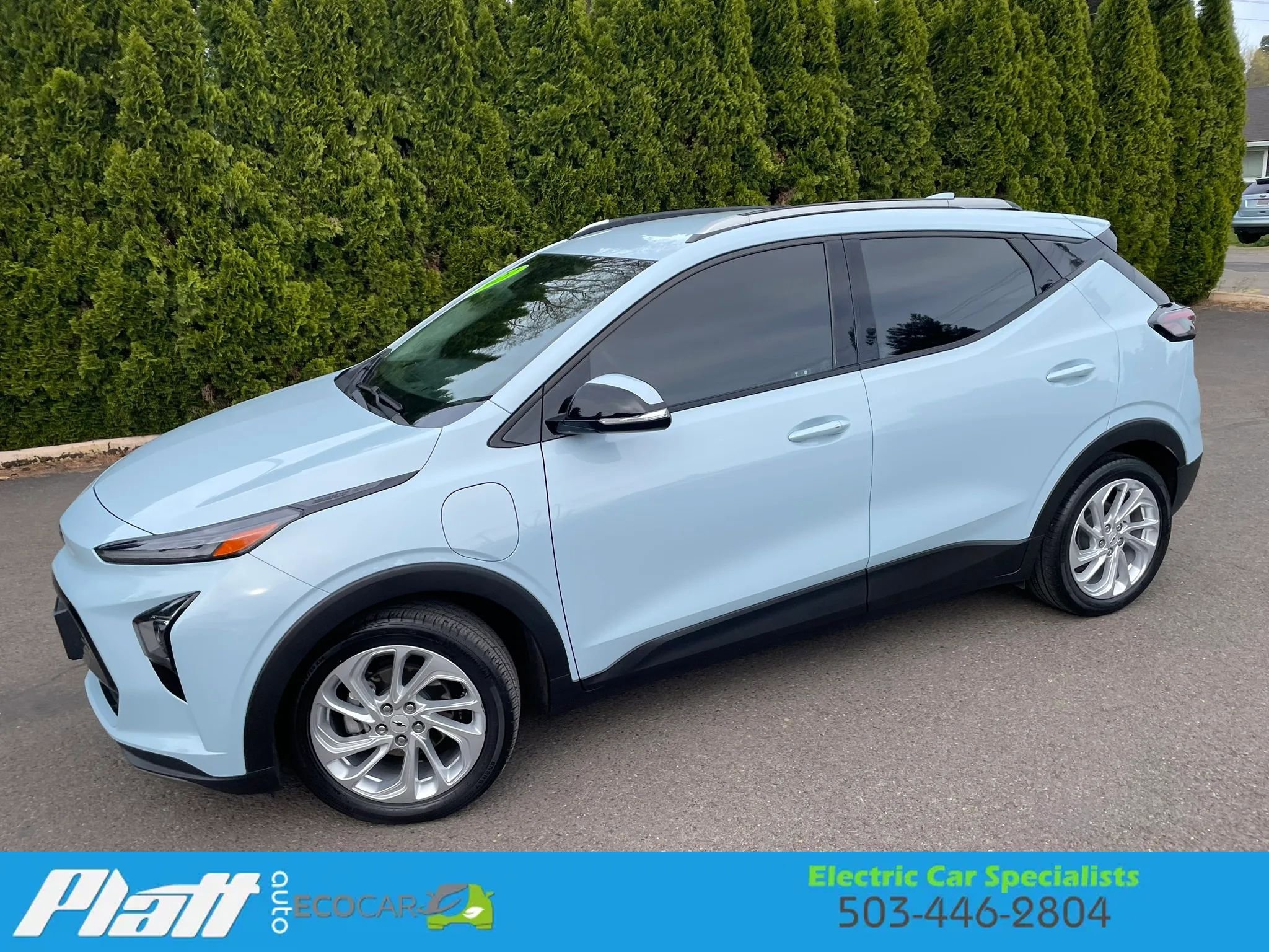 Used 2022 Chevrolet Bolt EUV LT w/ Comfort Package FWD image 3