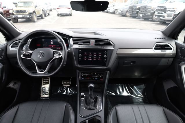 Used 2022 Volkswagen Tiguan SE R-Line FWD image 15