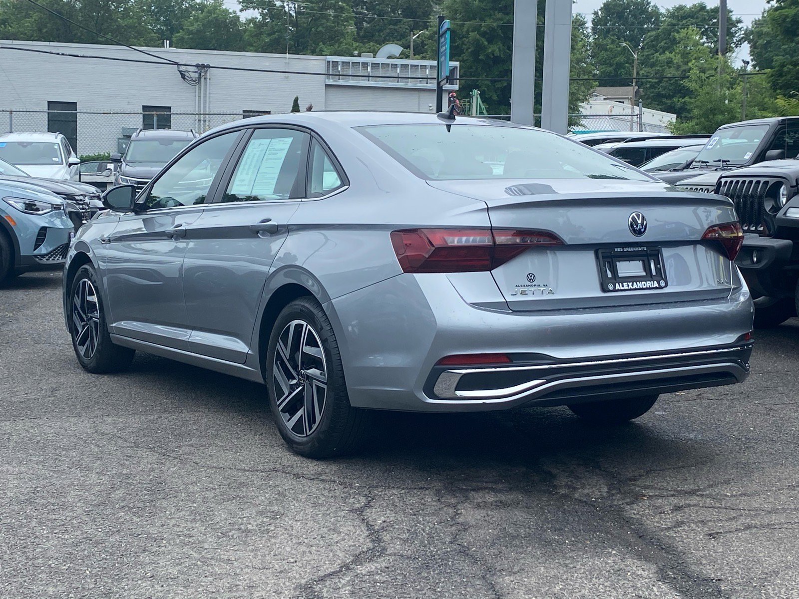 Certified 2022 Volkswagen Jetta SEL FWD image 4