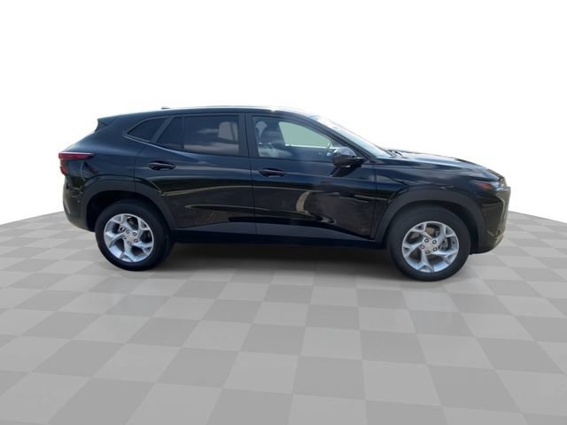 Used 2024 Chevrolet Trax LS w/ LS Convenience Package FWD image 3