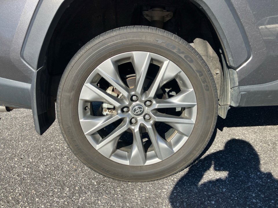 Used 2024 Toyota RAV4 XLE Premium image 27