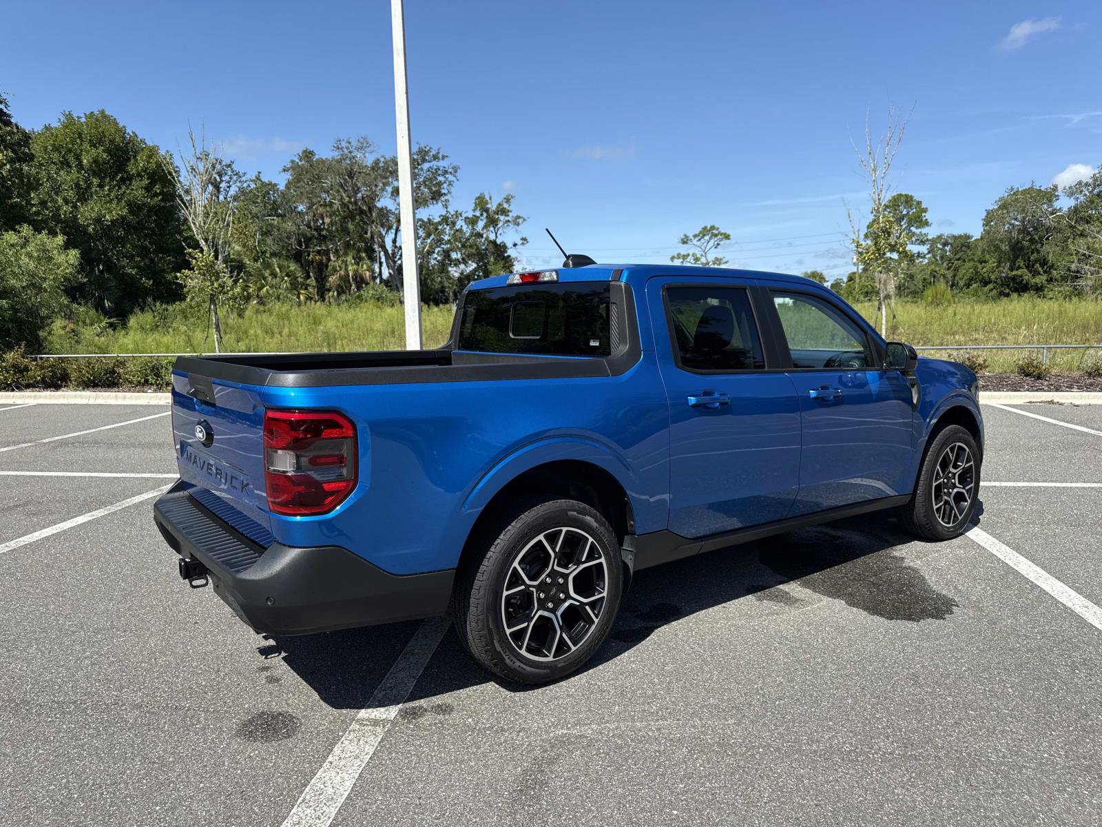 Used 2025 Ford Maverick Lariat AWD/4WD image 3