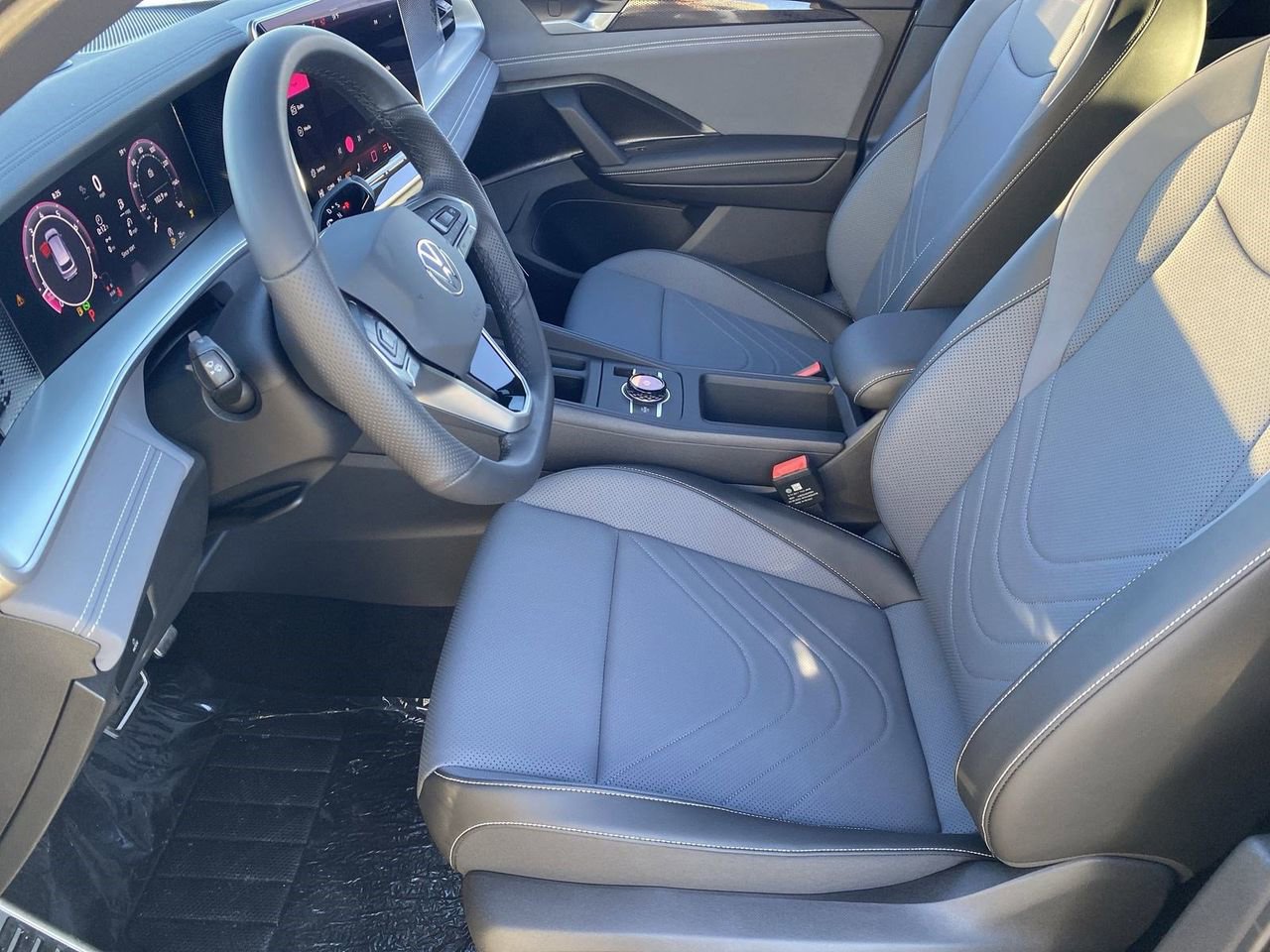 New 2026 Volkswagen Tiguan SE R-Line image 15