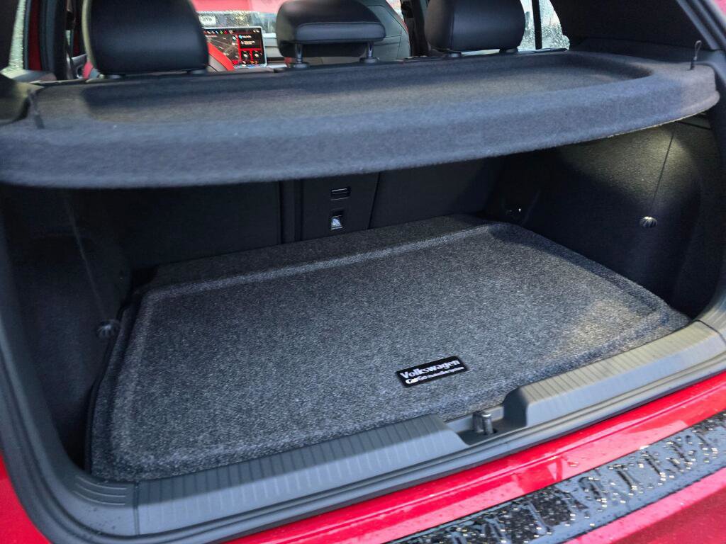 New 2026 Volkswagen GTI SE FWD image 15