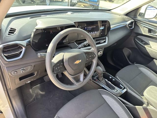 Used 2025 Chevrolet TrailBlazer LT FWD image 40