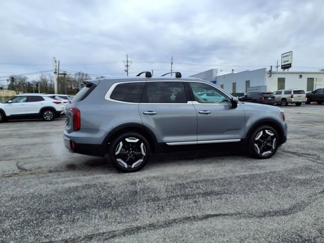 Used 2025 Kia Telluride S image 17