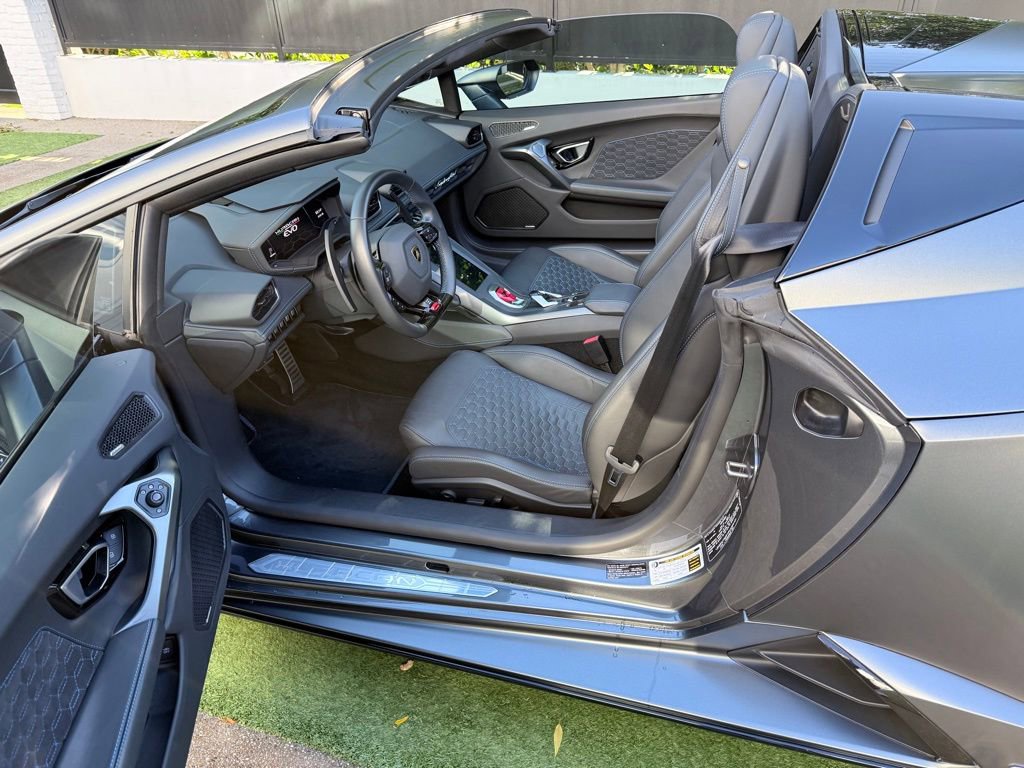 Used 2023 Lamborghini Huracan EVO image 50