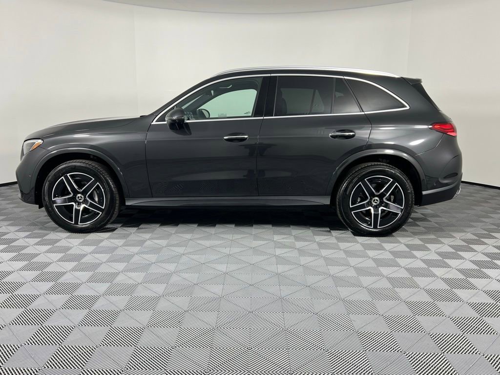Used 2025 Mercedes-Benz GLC 300 4MATIC image 6