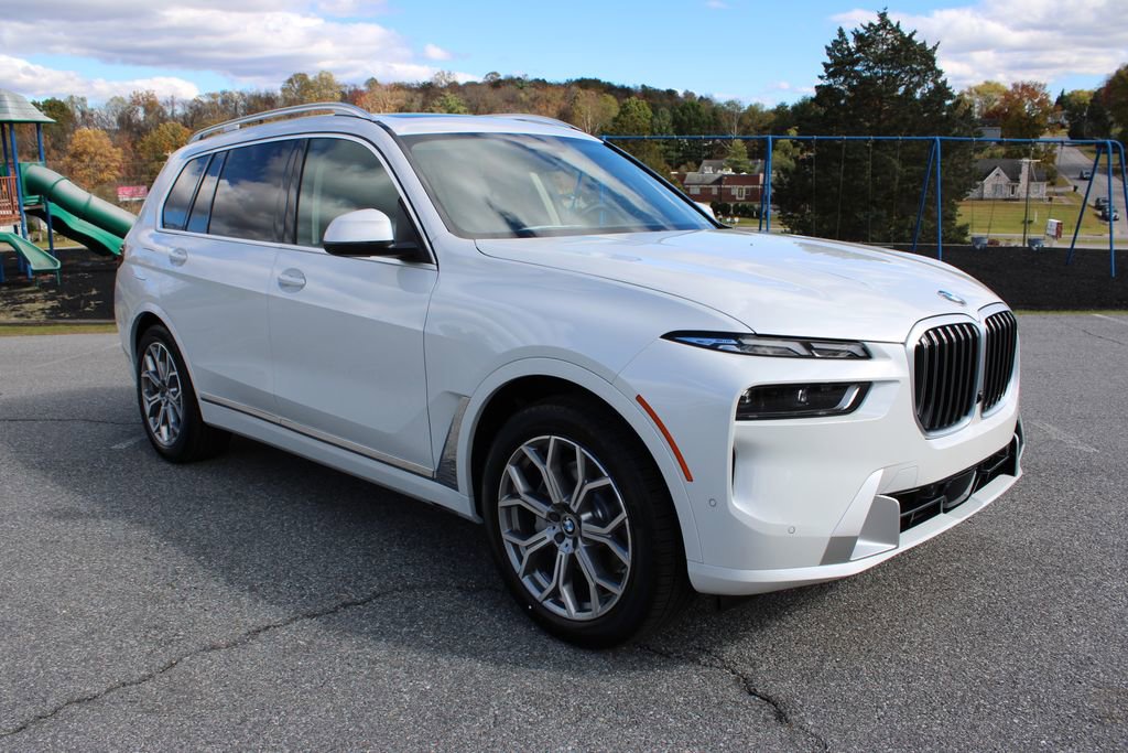 New 2026 BMW X7 xDrive40i image 2