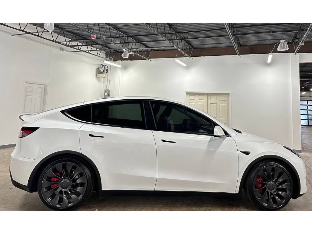 Used 2023 Tesla Model Y Performance image 9