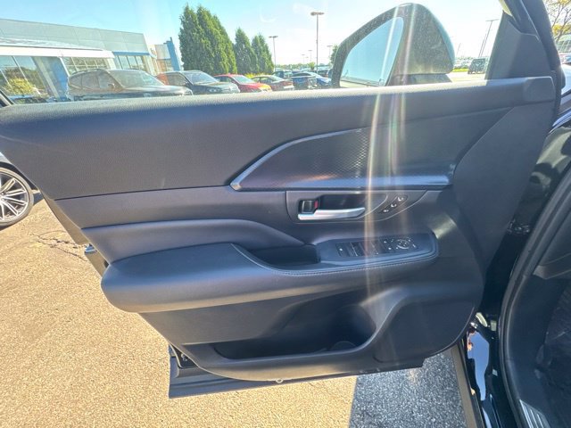 Used 2024 Toyota Grand Highlander AWD Hybrid image 17