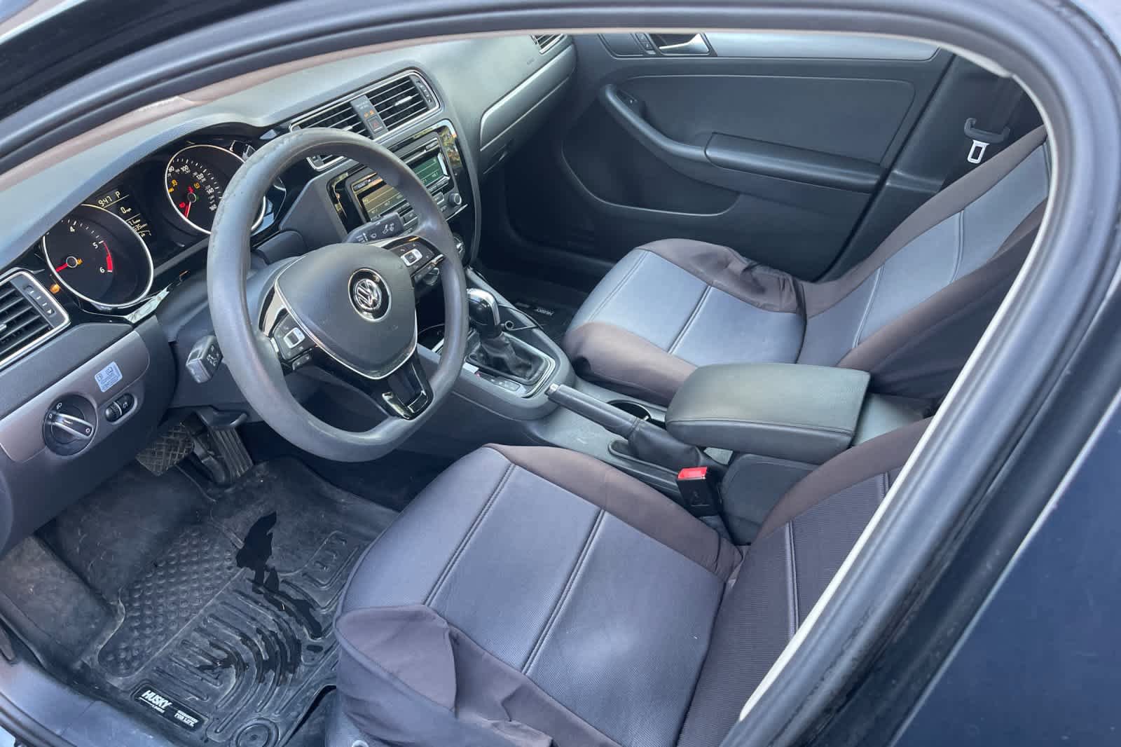 Used 2015 Volkswagen Jetta TDI S FWD image 9