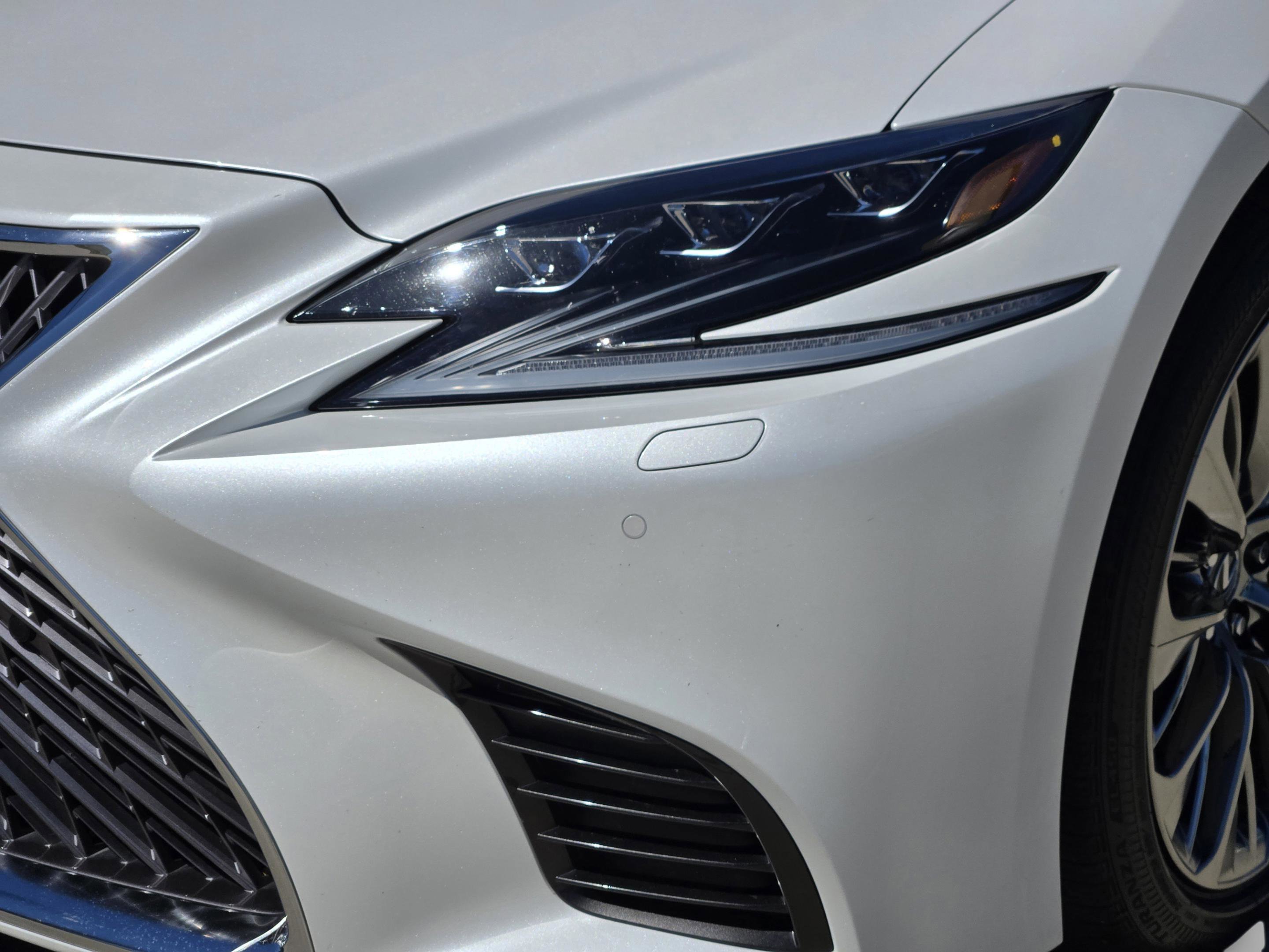 Used 2020 Lexus LS 500 w/ Interior Upgrade Package image 38