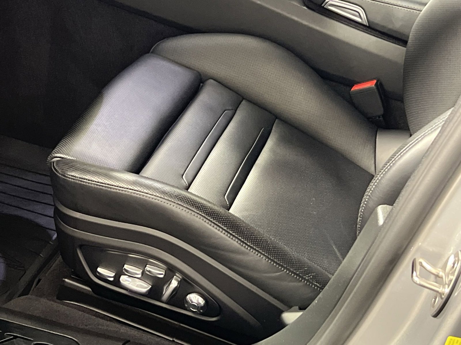 Used 2020 Porsche Panamera GTS image 13